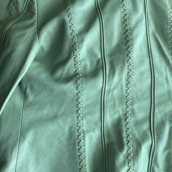 Buttery soft pail green leather jacket - Picture 9 of 11